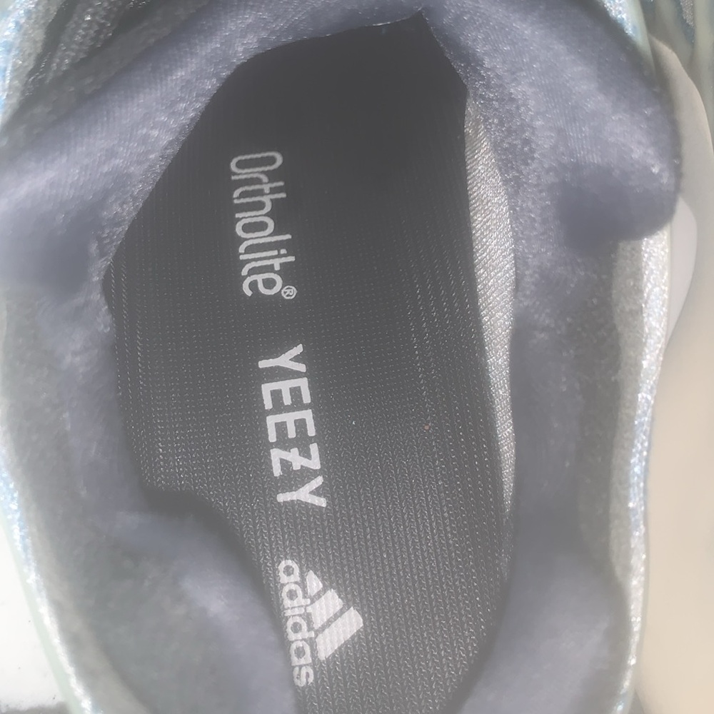 Yeezy - Picture 6 of 11